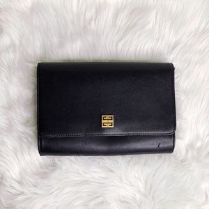 ❌❌SOLD❌❌Givenchy Vintage Clutch/Crossbody